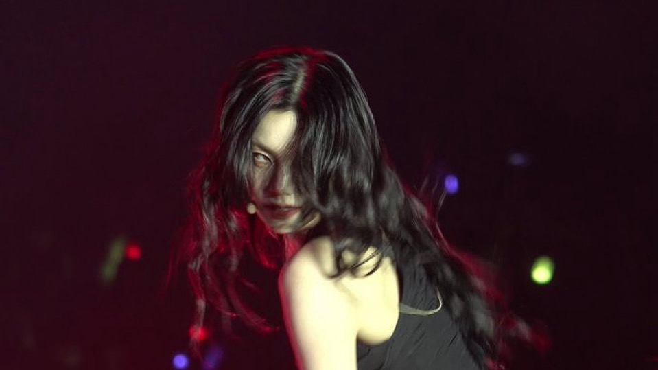 Behind-the-scenes cut of Yeji (ITZY)