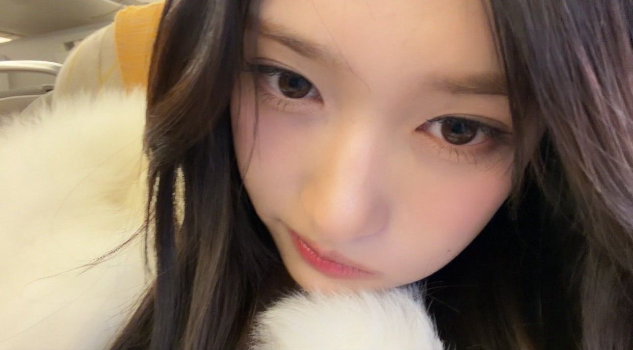 Behind-the-scenes cut of Leeseo (IVE)