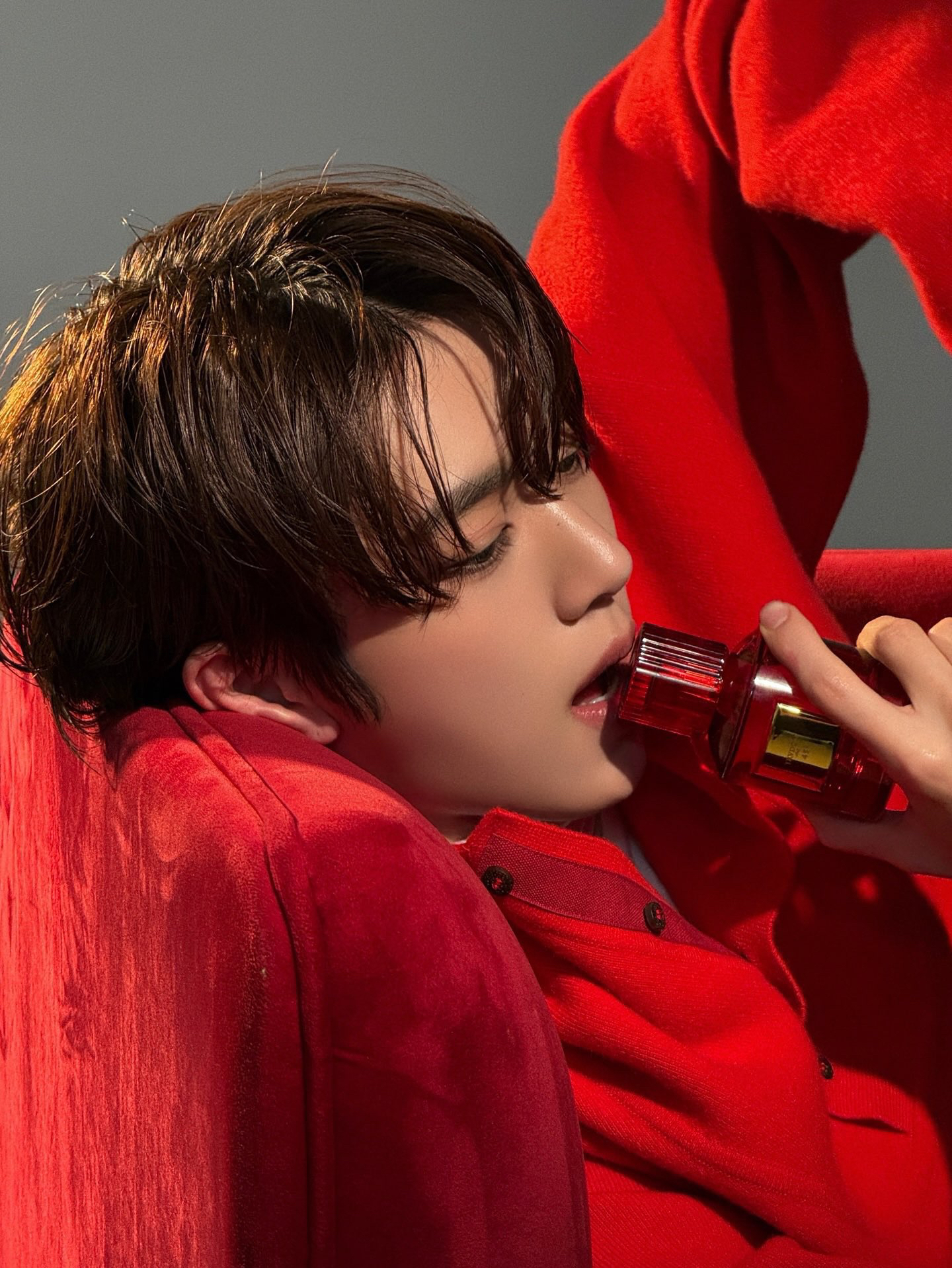 Behind-the-scenes cut of Han Yujin (ZEROBASEONE)