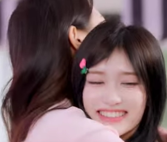 Behind-the-scenes cut of Leeseo (IVE)