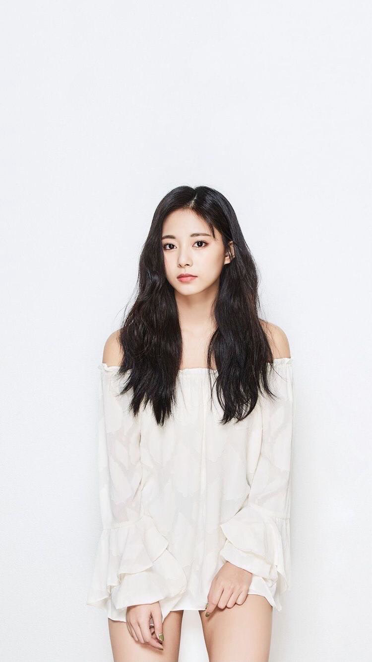Fandom-recommended wallpaper image of Tzuyu (TWICE)