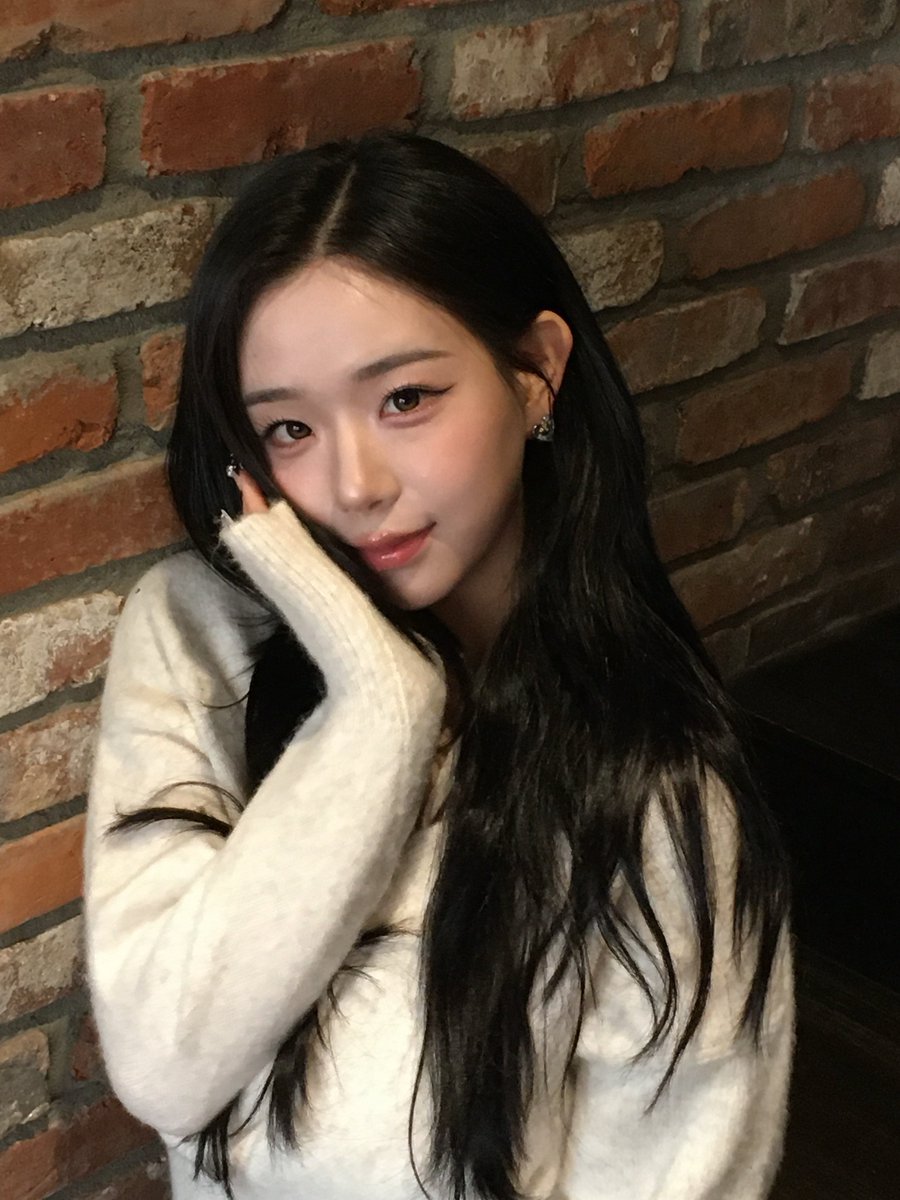 Recent activity shot of tripleS