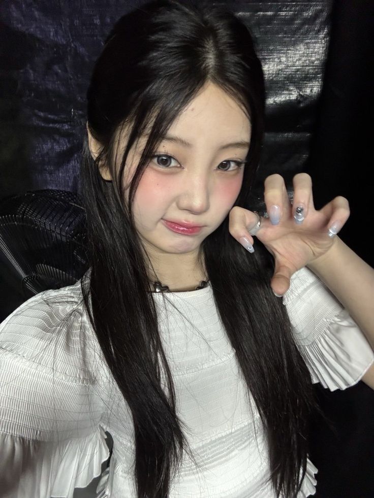 Latest photo of Wonhee (ILLIT)