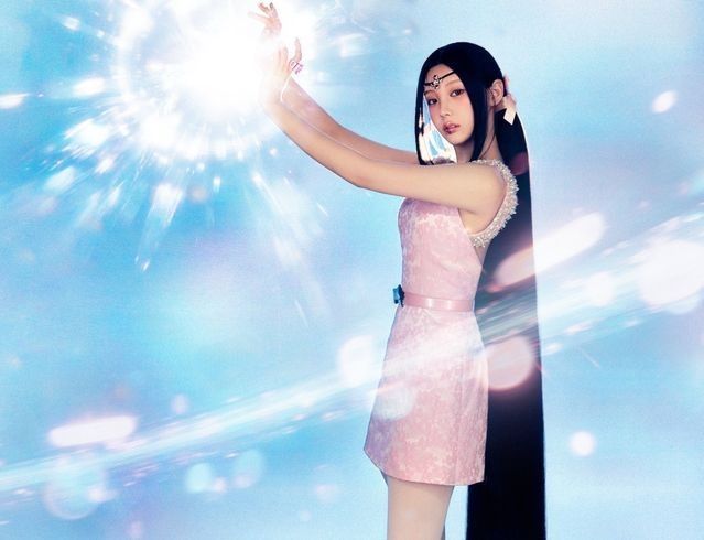 Recent activity shot of Wonhee (ILLIT)