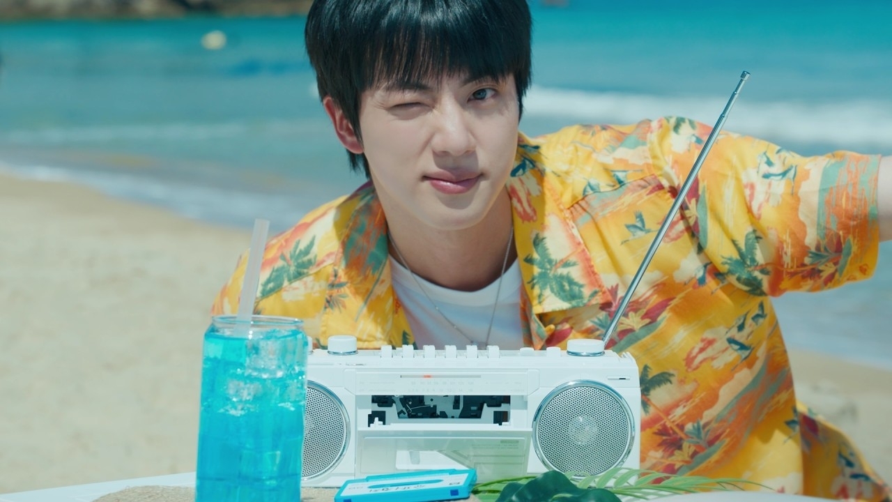 A moment captured by Jin (BTS)'s fan