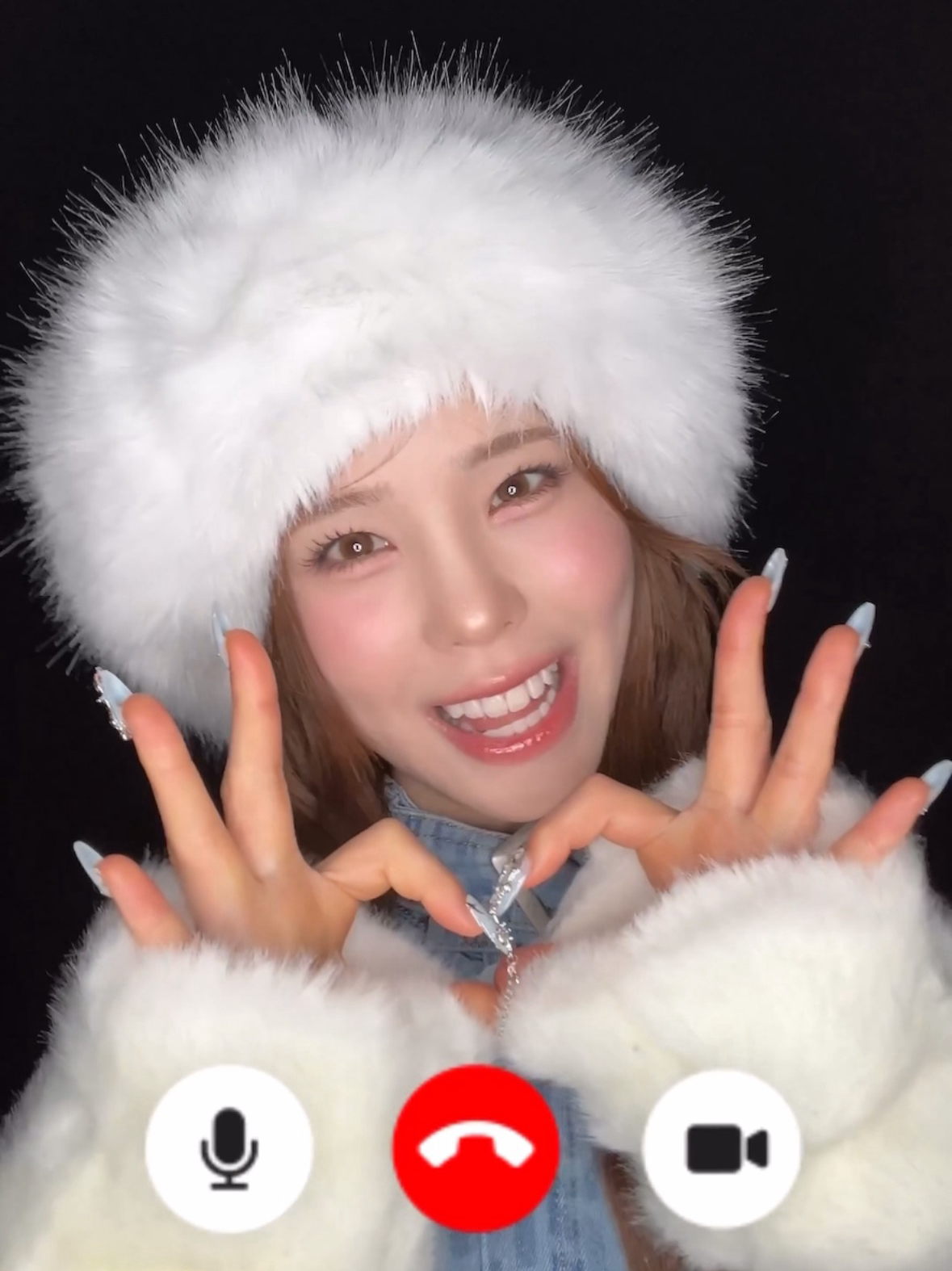 Behind-the-scenes cut of Mako (NiziU)