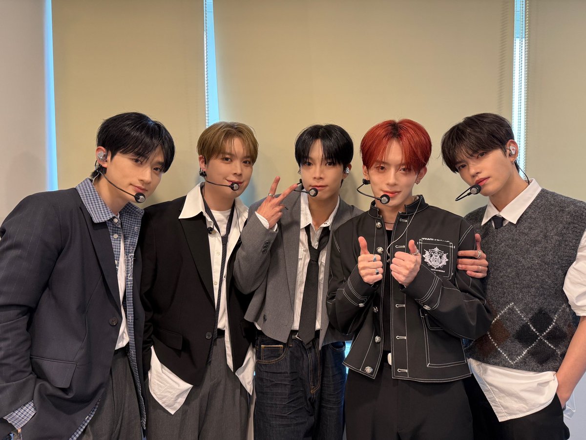 Behind-the-scenes cut of VERIVERY