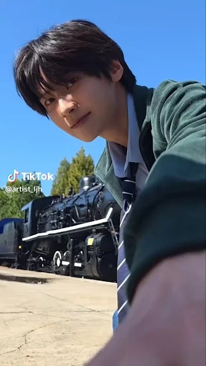 Behind-the-scenes cut of Lee Jinhyuk