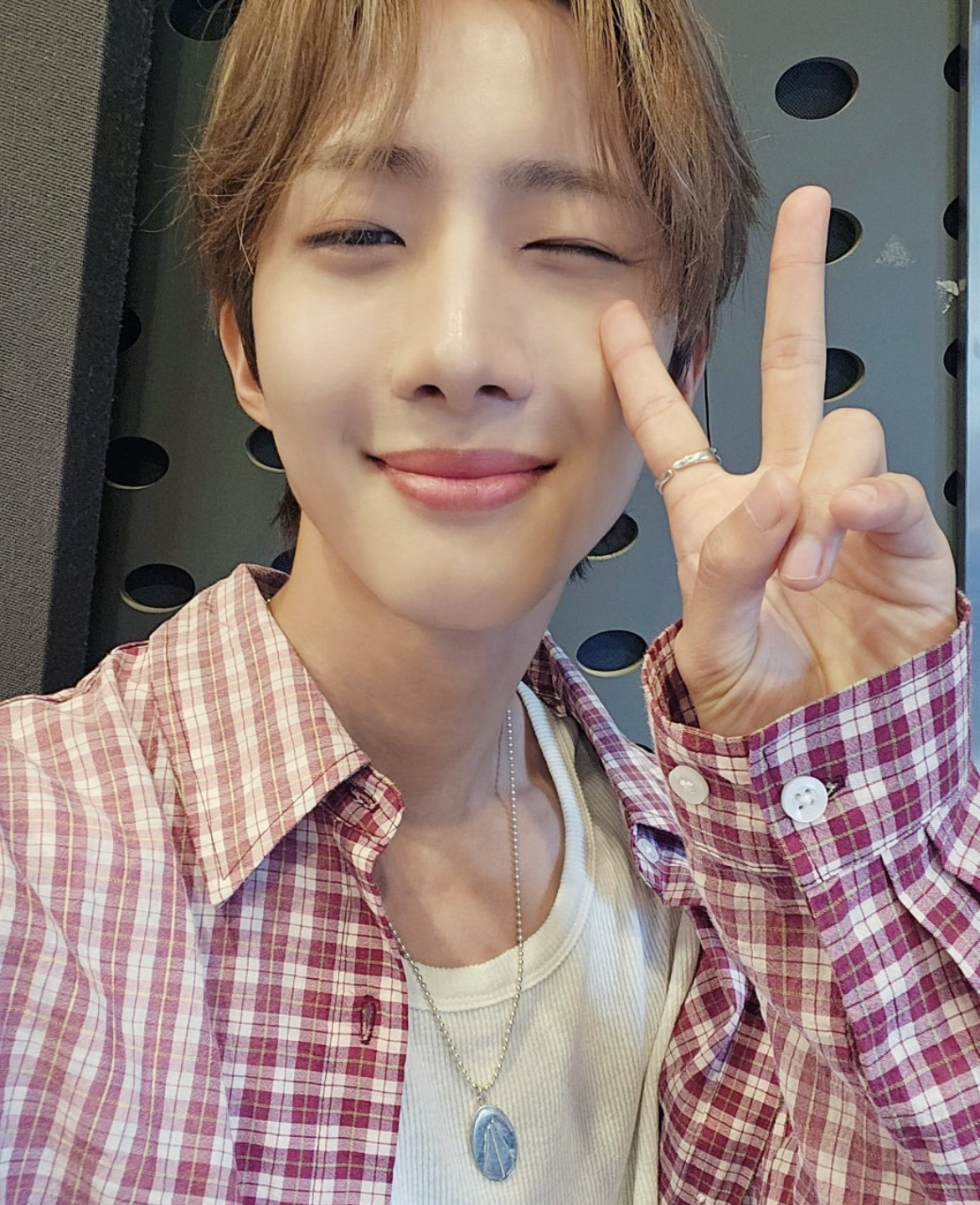 Behind-the-scenes cut of Hui (PENTAGON)