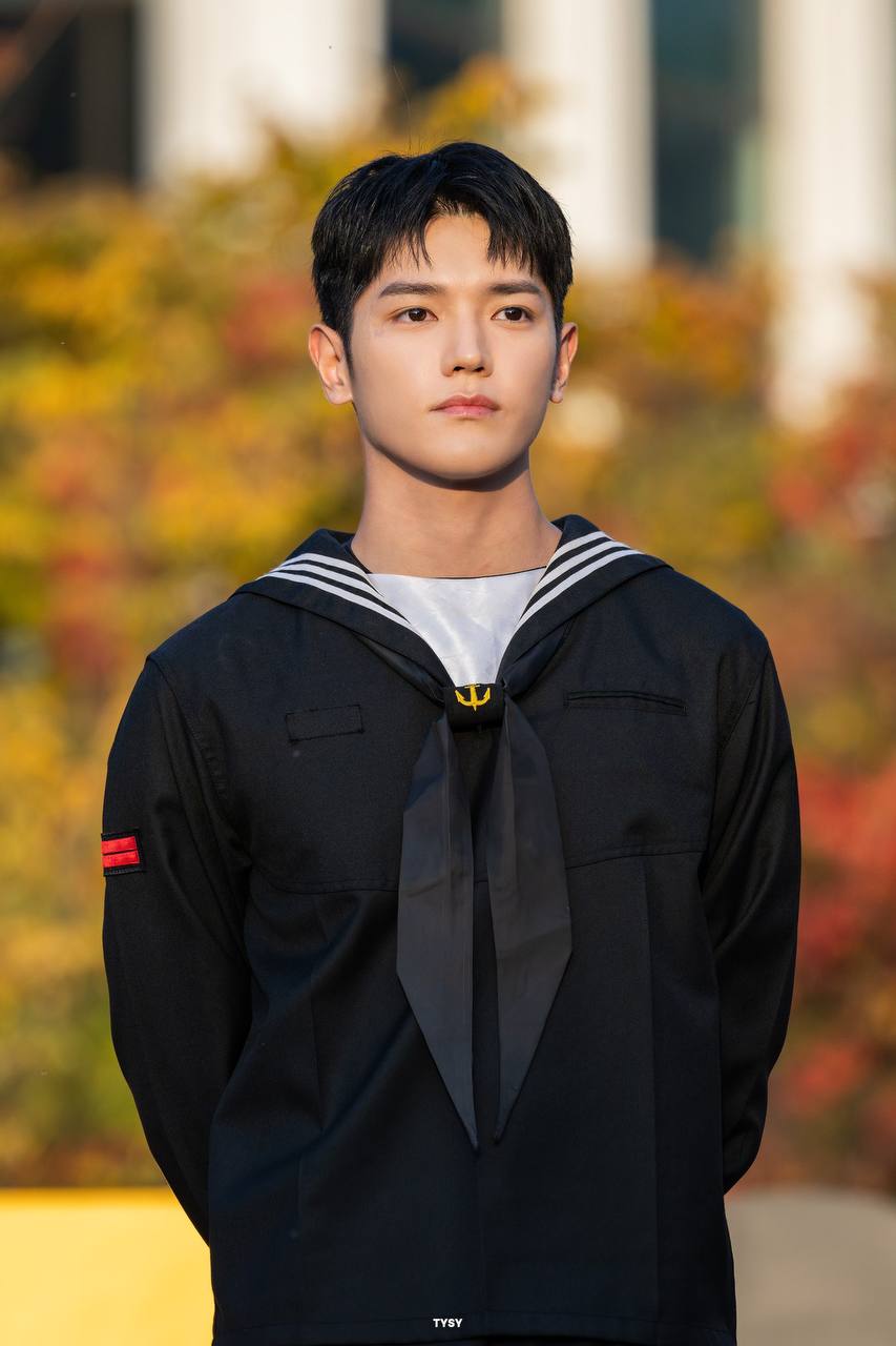 태용 (NCT 127)의 비하인드 컷