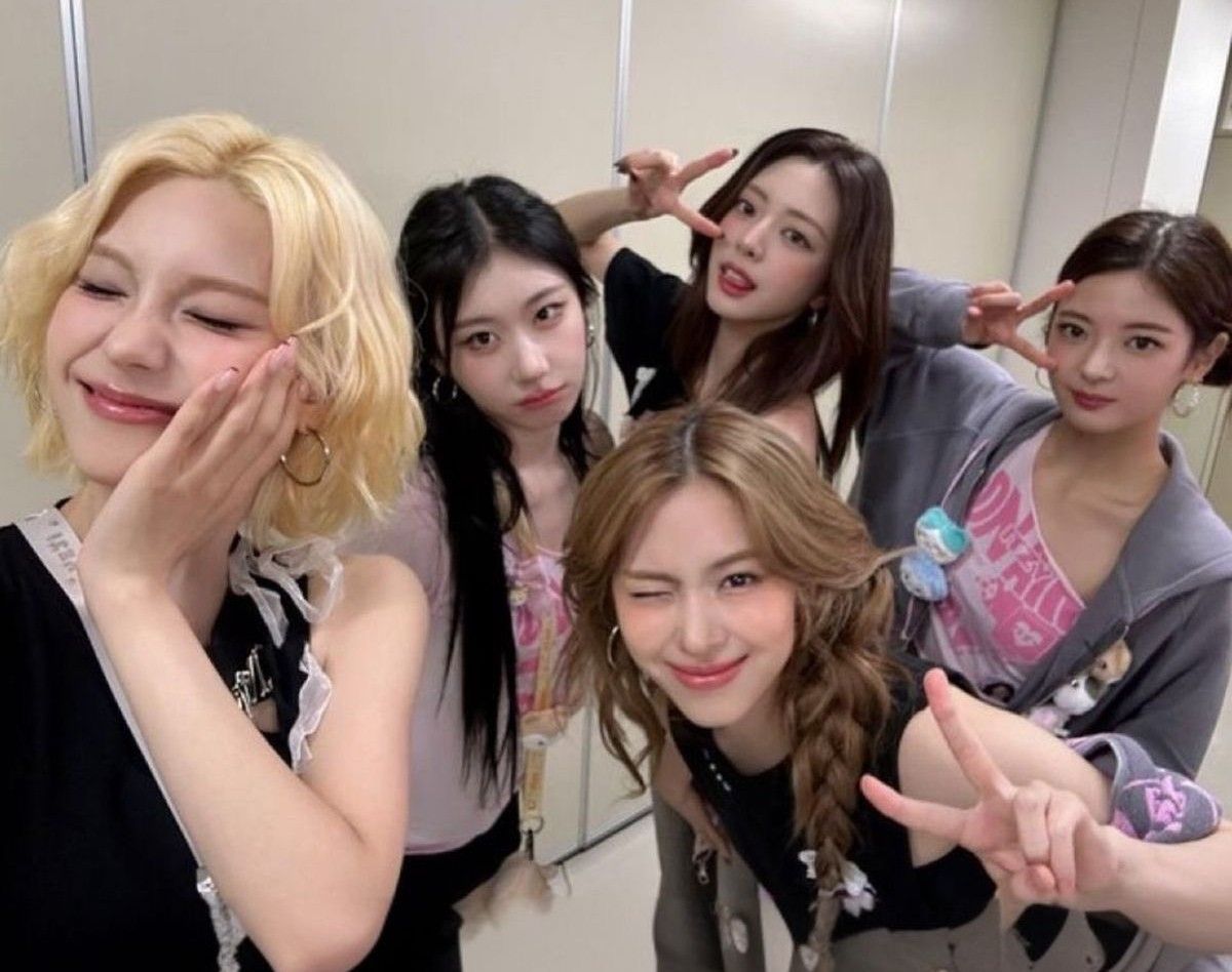 Behind-the-scenes cut of ITZY