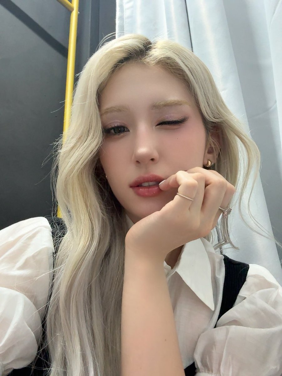 Recent activity shot of Jeon Somi