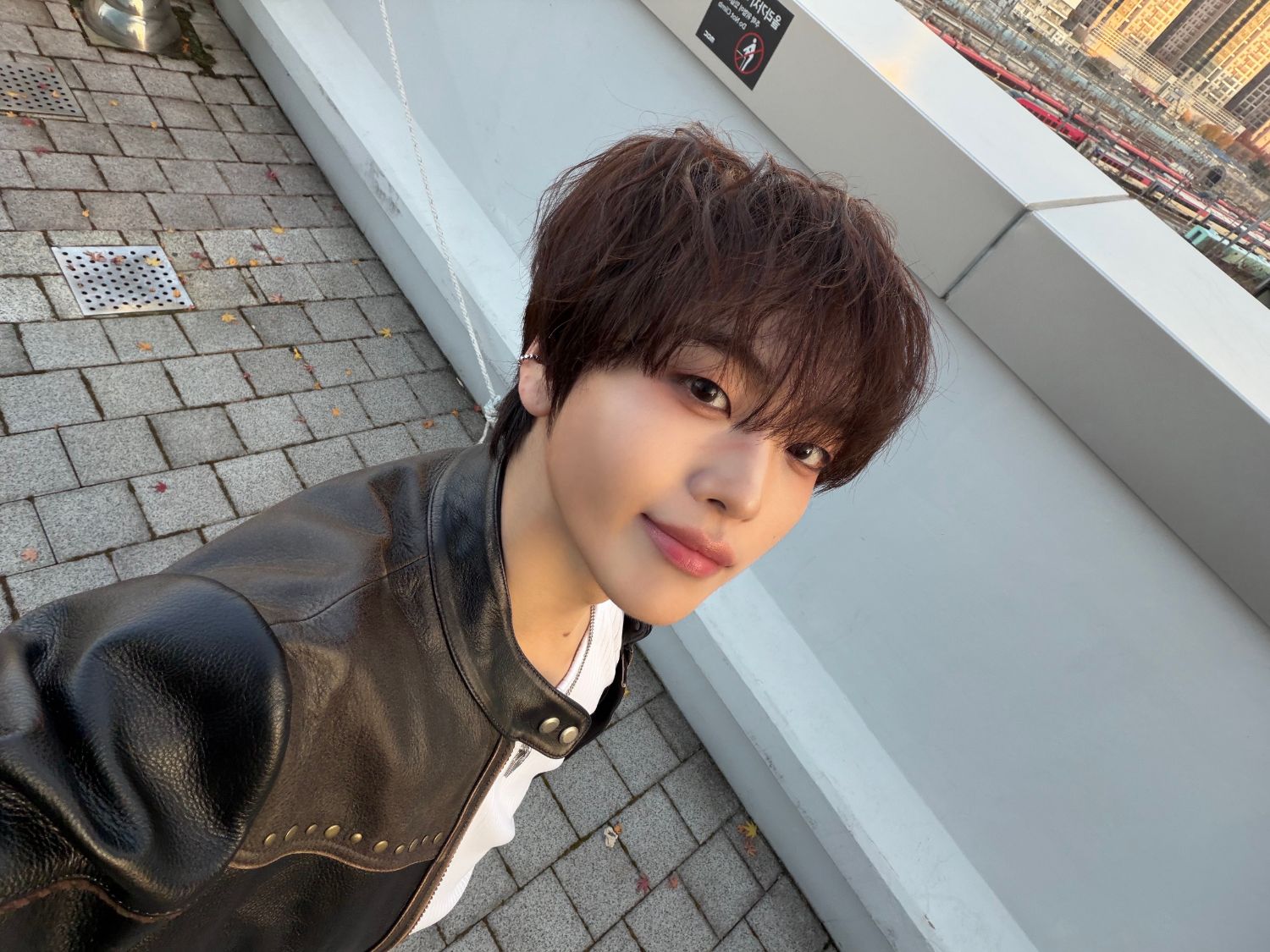 Latest photo of Hyeongjun (CRAVITY)