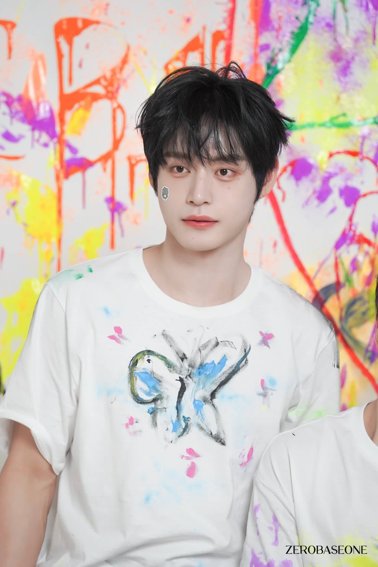 Recent activity shot of Kim Jiwoong (ZEROBASEONE)