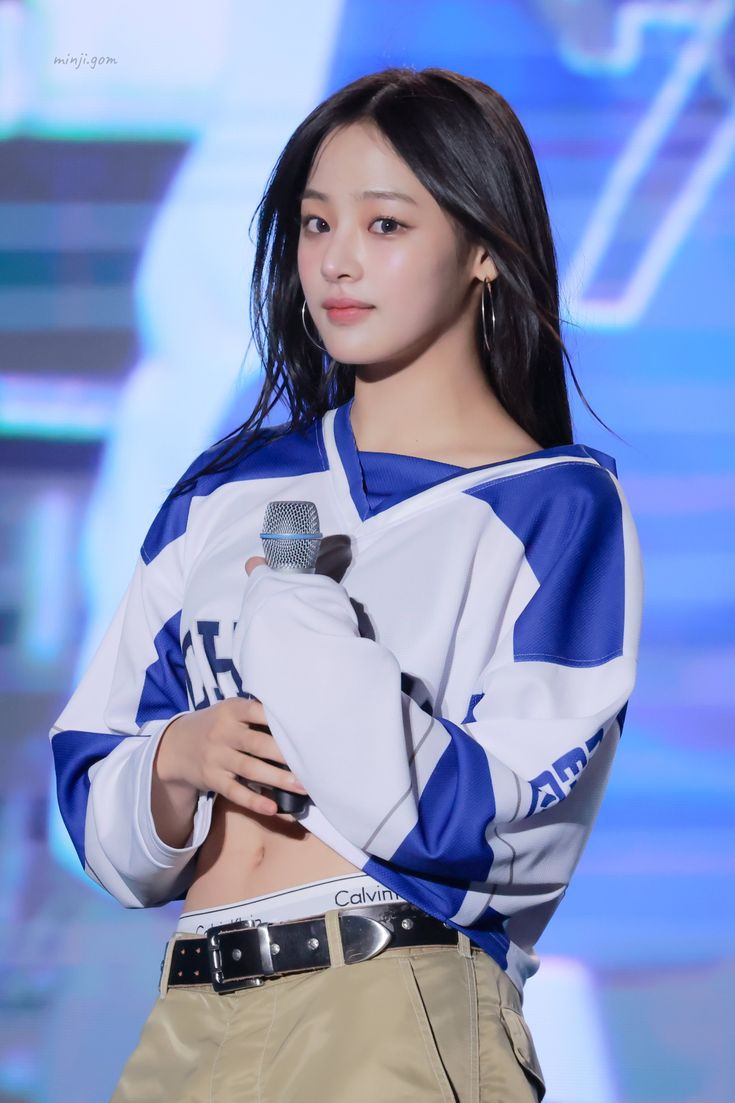 Behind-the-scenes cut of Minji (NewJeans)