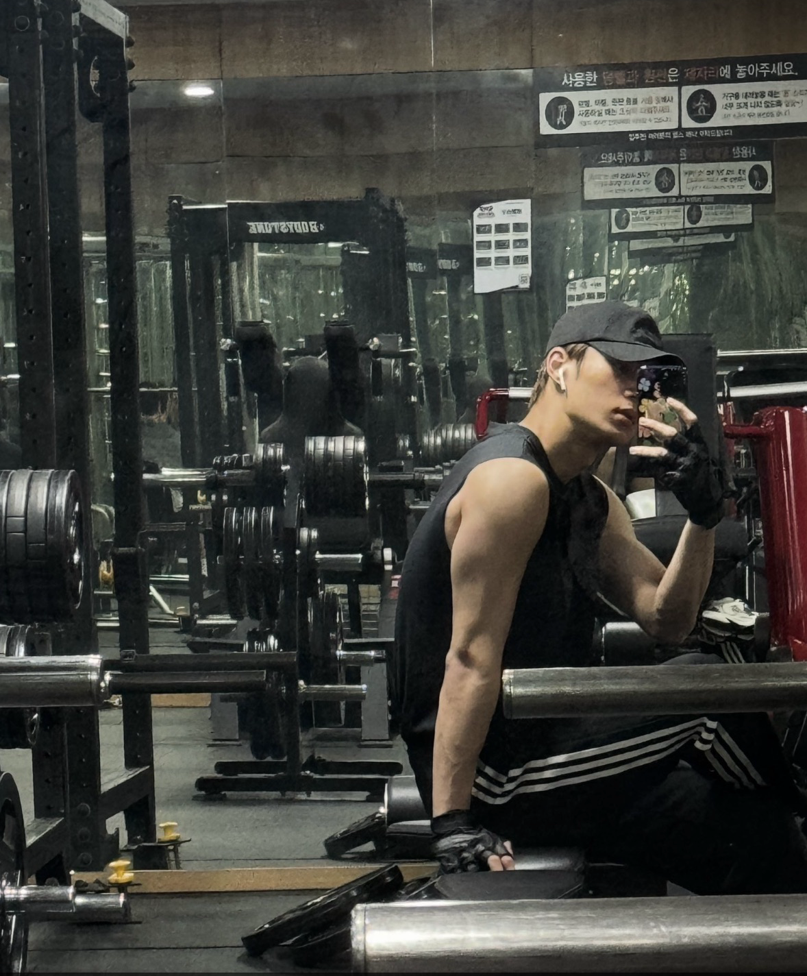 Behind-the-scenes cut of Kim Junseo (ALPHA DRIVE ONE)