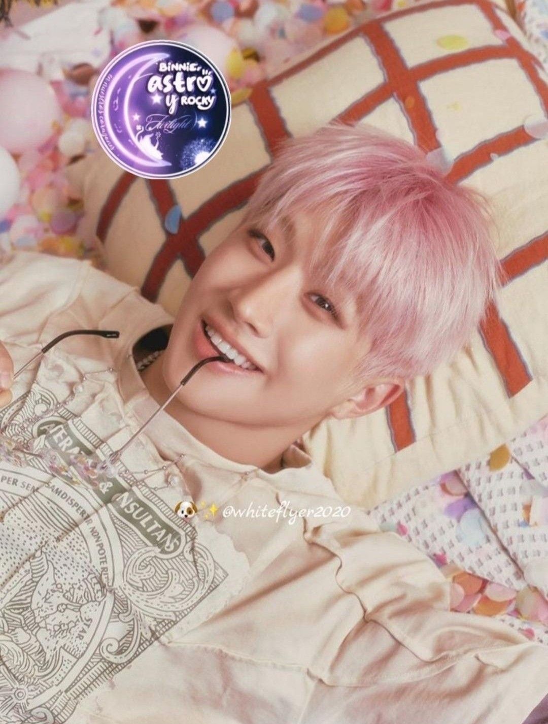 A moment captured by Jinjin (ASTRO)'s fan