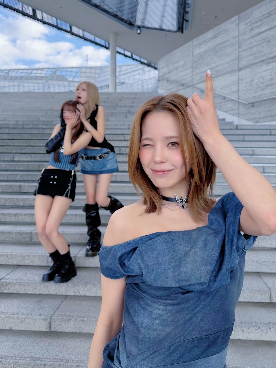 Latest photo of NiziU