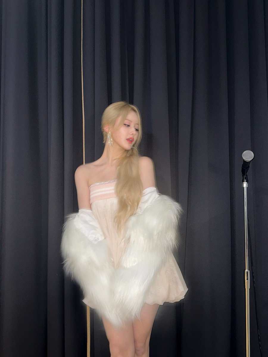 A moment captured by KISS OF LIFE's fan