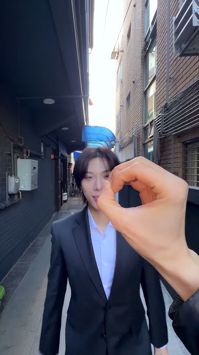 Behind-the-scenes cut of Hanjun (n.SSign)