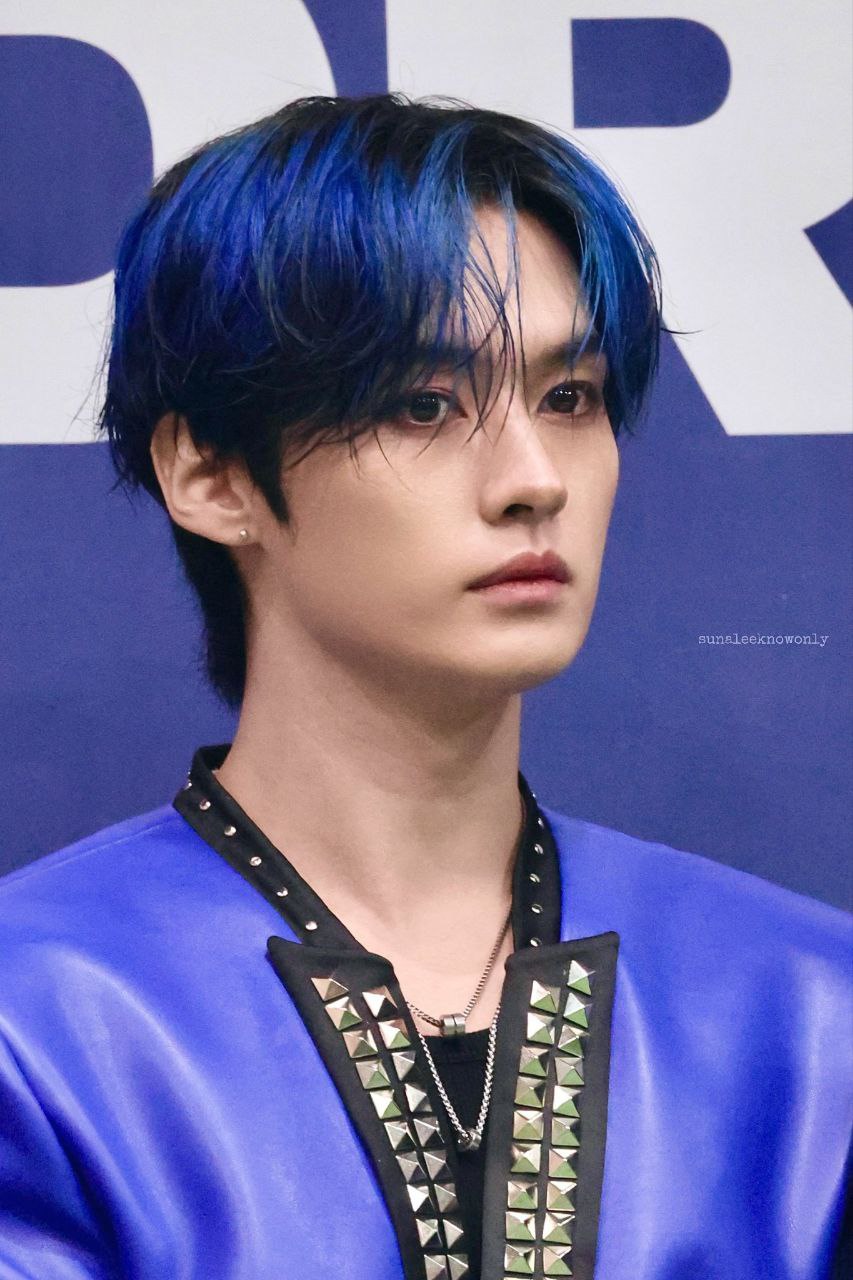 Latest photo of Lee Know (Stray Kids)