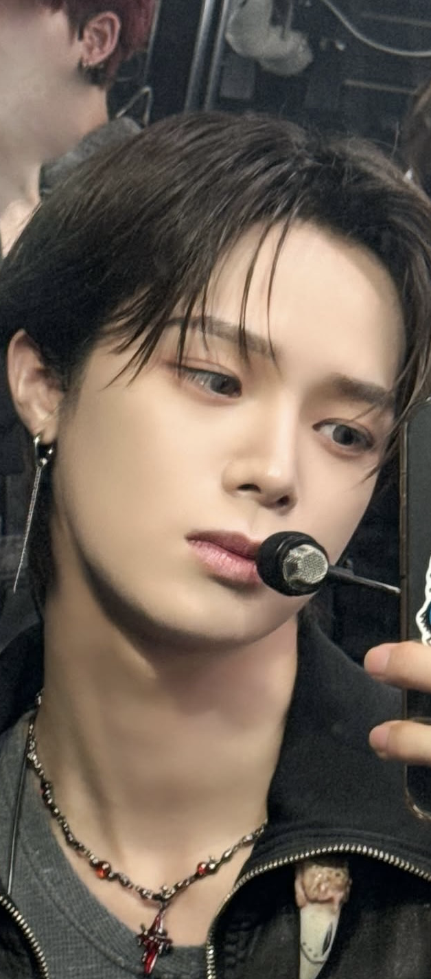 Behind-the-scenes cut of K (&TEAM)