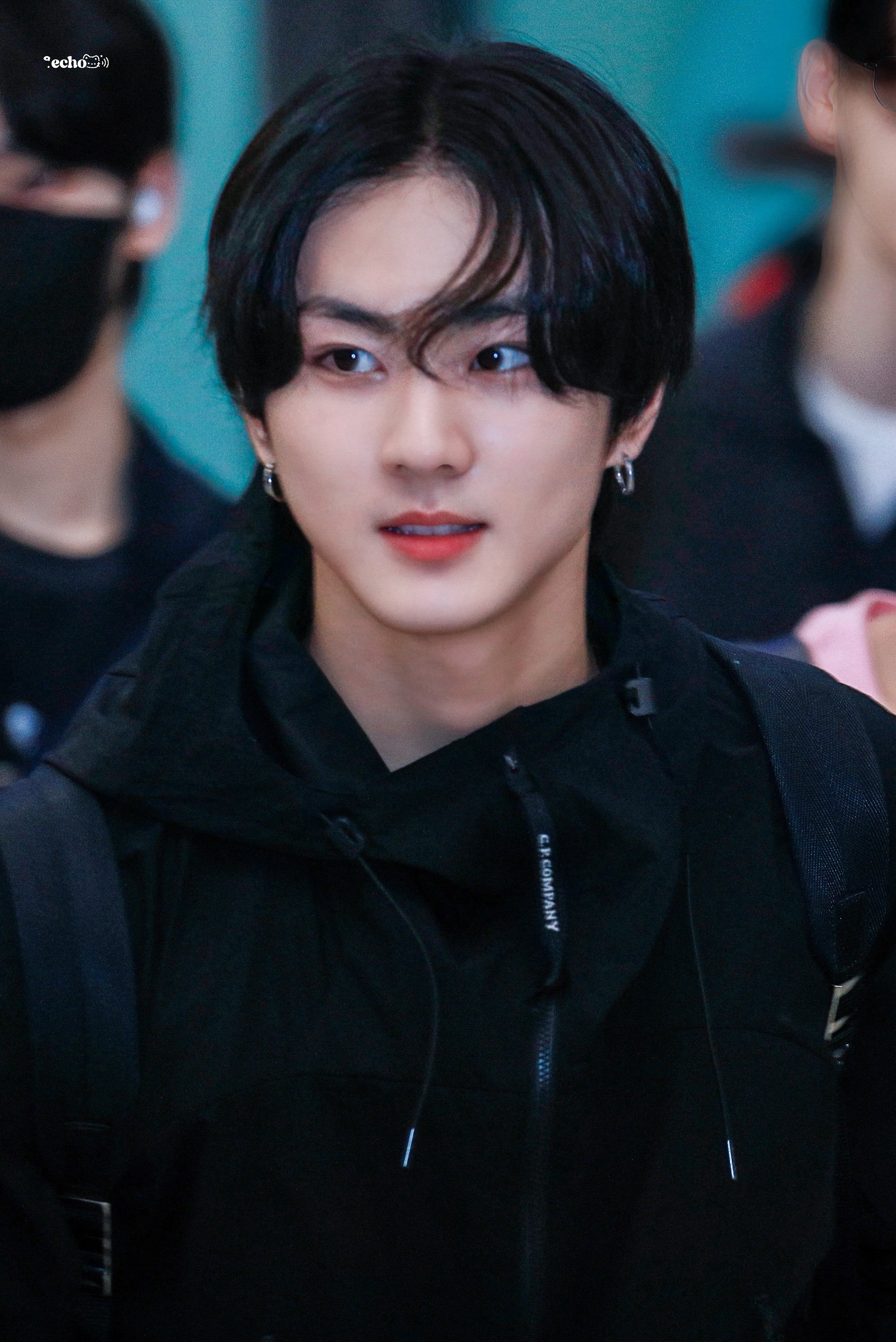 Latest photo of Jungwon (ENHYPEN)