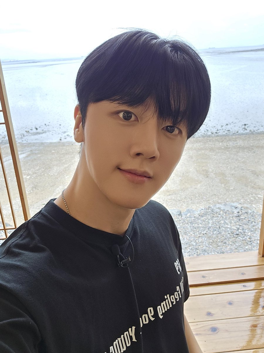 A moment captured by SF9's fan