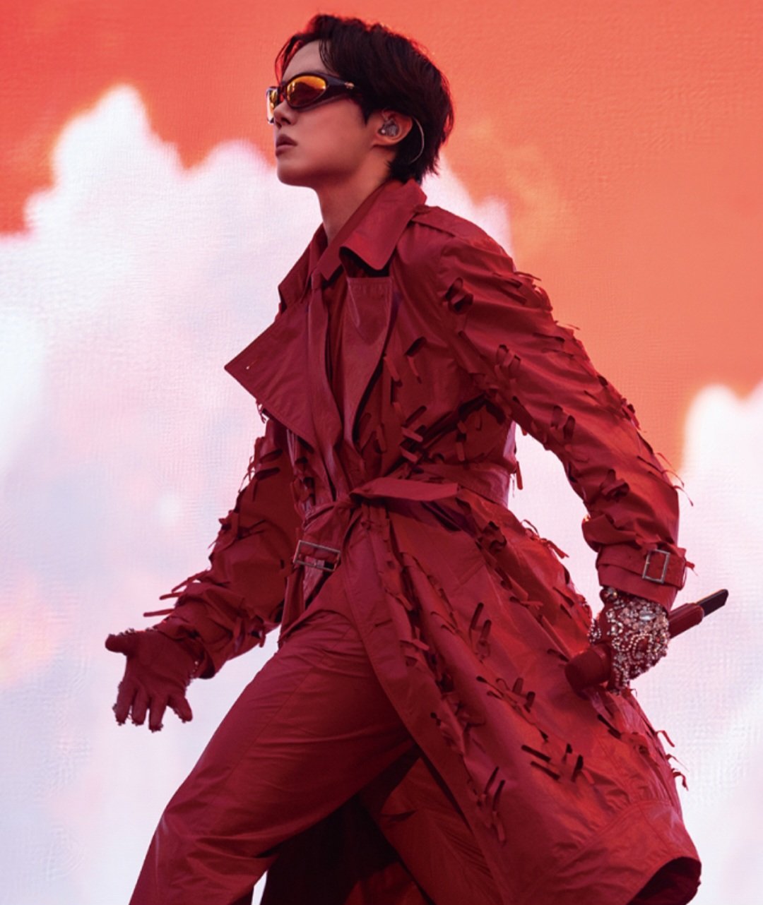 Behind-the-scenes cut of j-hope (BTS)