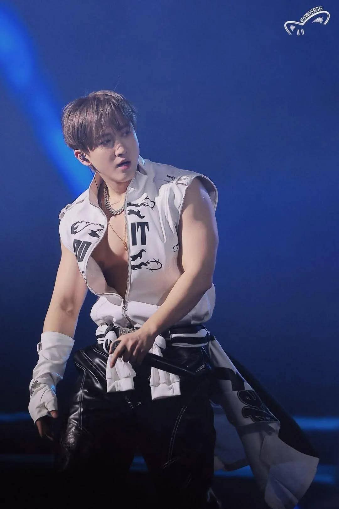 Behind-the-scenes cut of Changbin (Stray Kids)