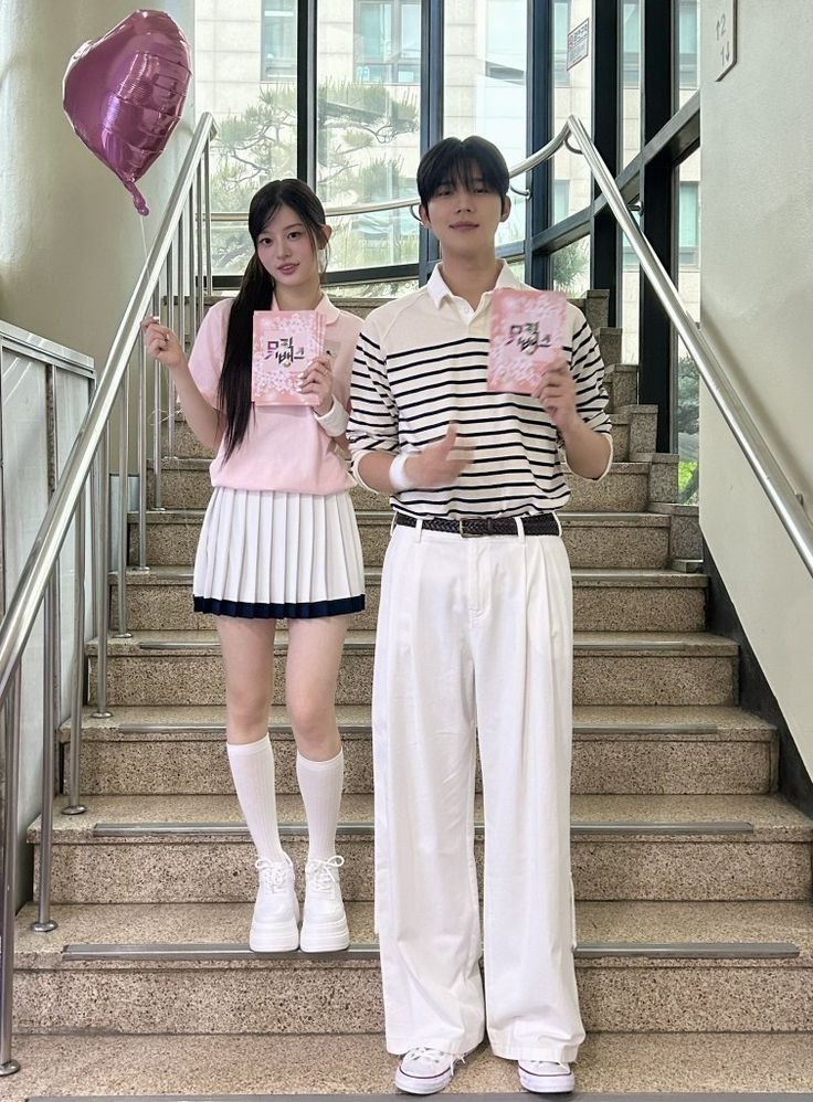 Behind-the-scenes cut of Minju (ILLIT)