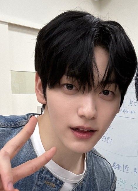 A moment captured by Soobin (TOMORROW X TOGETHER)'s fan