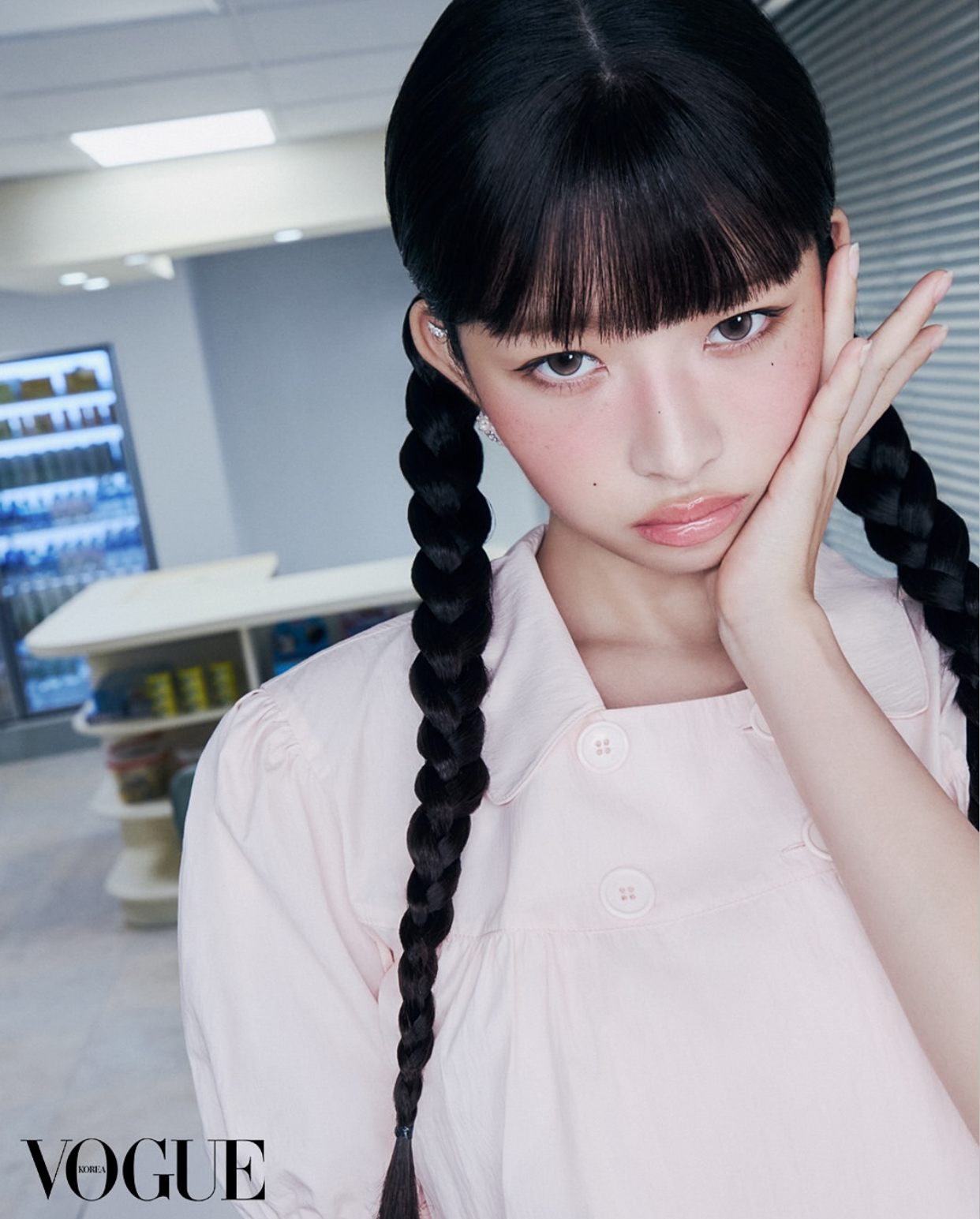 Recent activity shot of Rei (IVE)