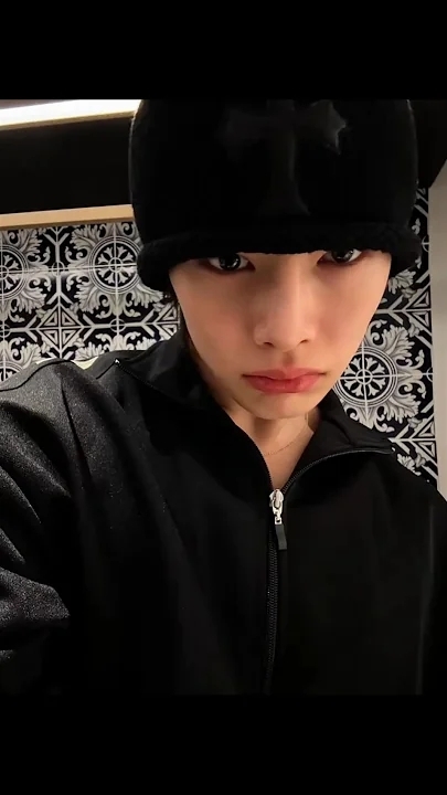 Today's most popular wallpaper in the I.N (Stray Kids) community