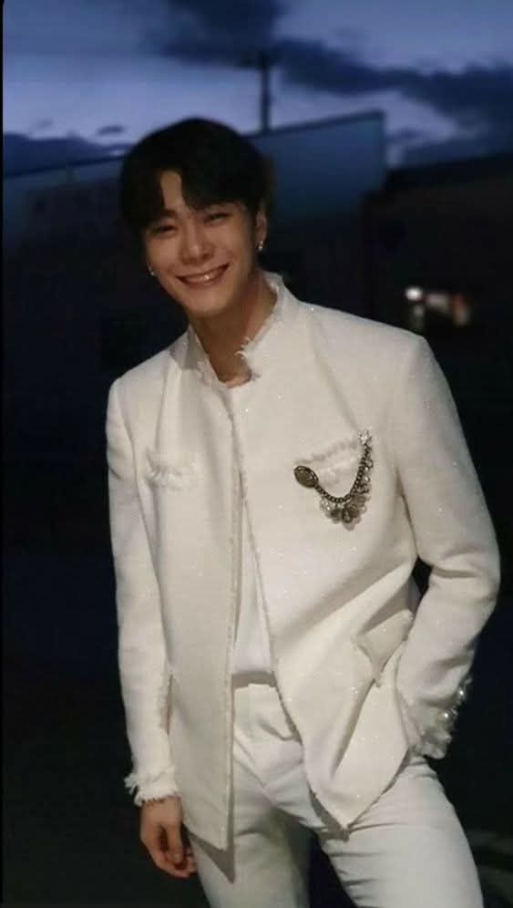 The most beloved wallpaper among Moonbin (ASTRO)'s fans