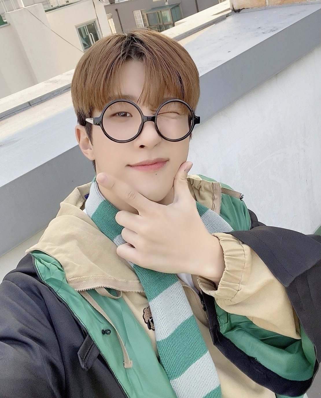 A moment captured by Jinjin (ASTRO)'s fan