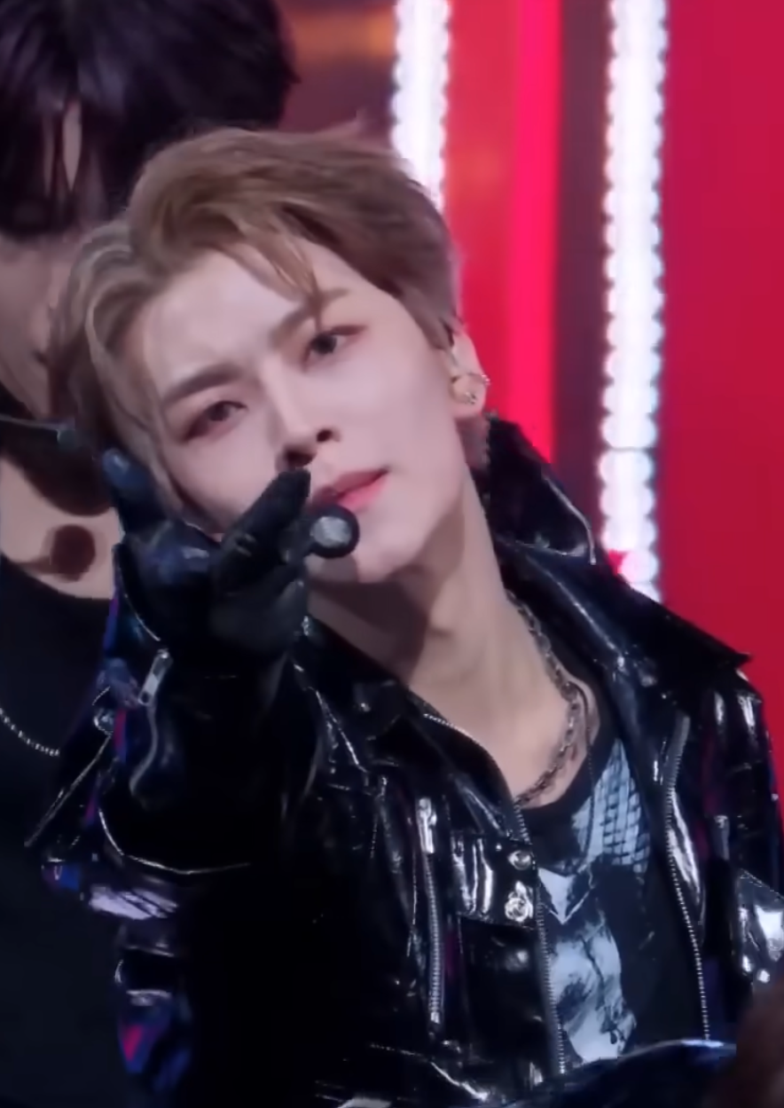 Recent activity shot of He Xinlong (ALPHA DRIVE ONE)