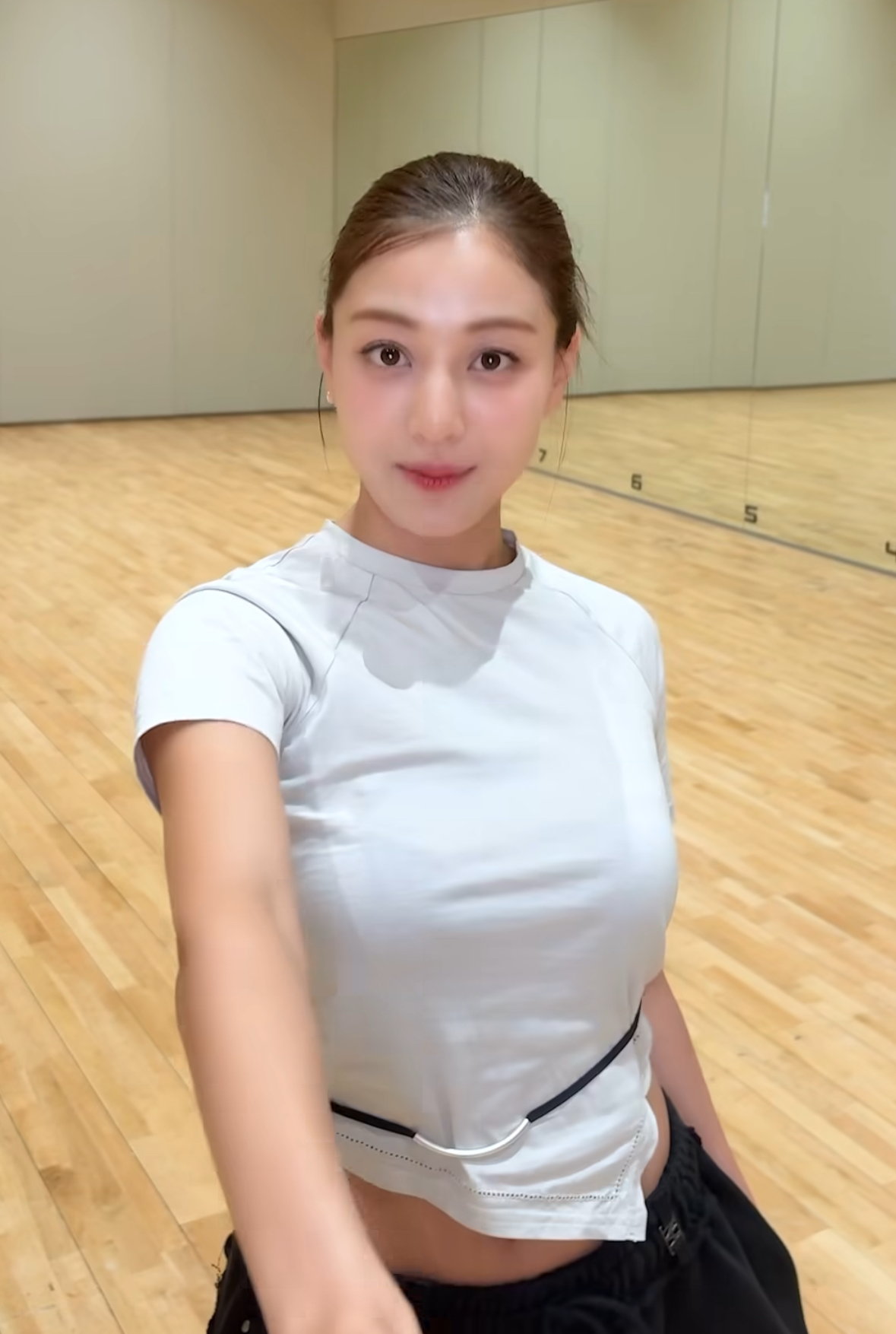 ジヒョ (TWICE)の最新写真