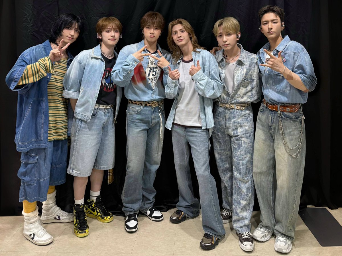 Recent activity shot of Xdinary Heroes
