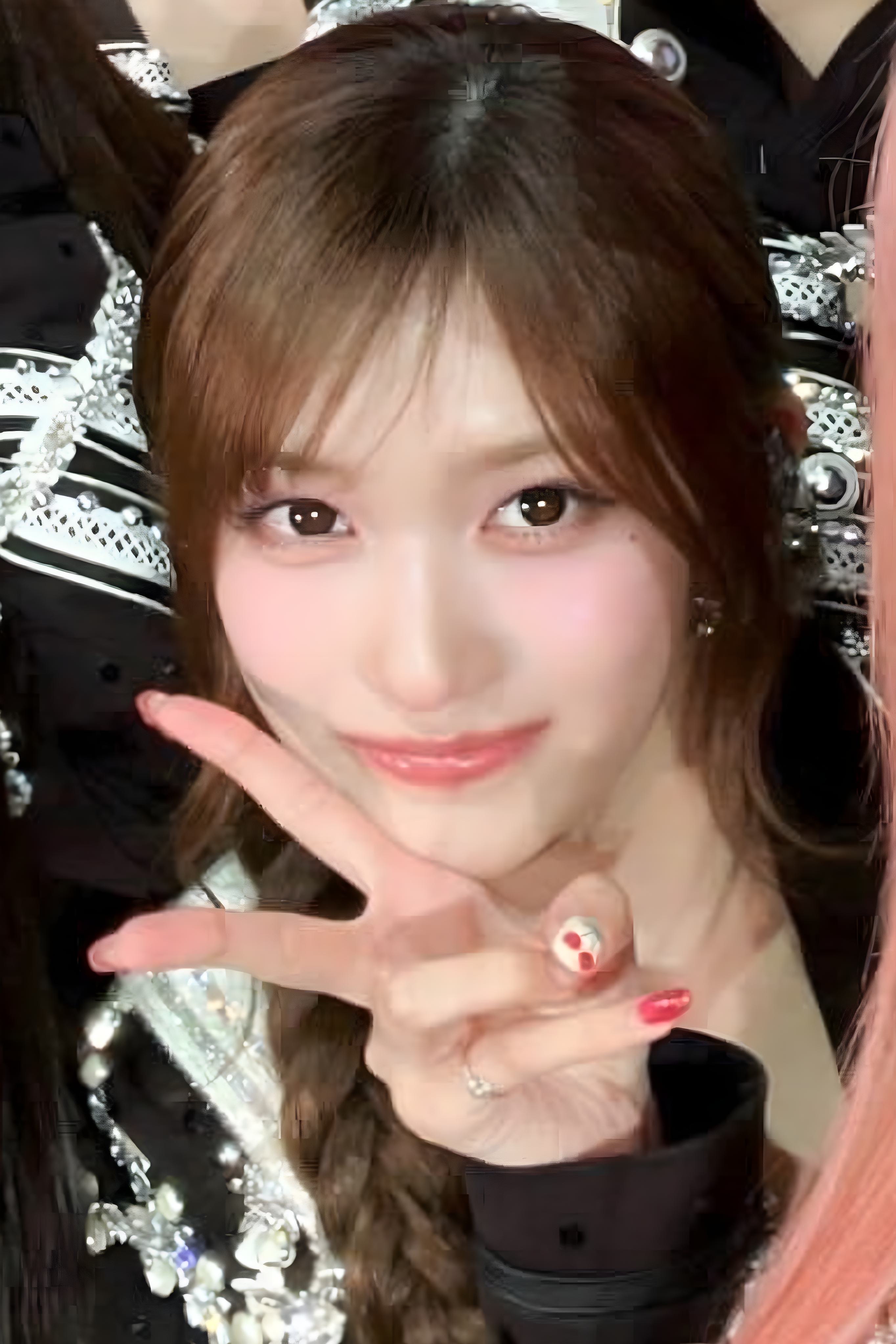 Behind-the-scenes cut of Leeseo (IVE)