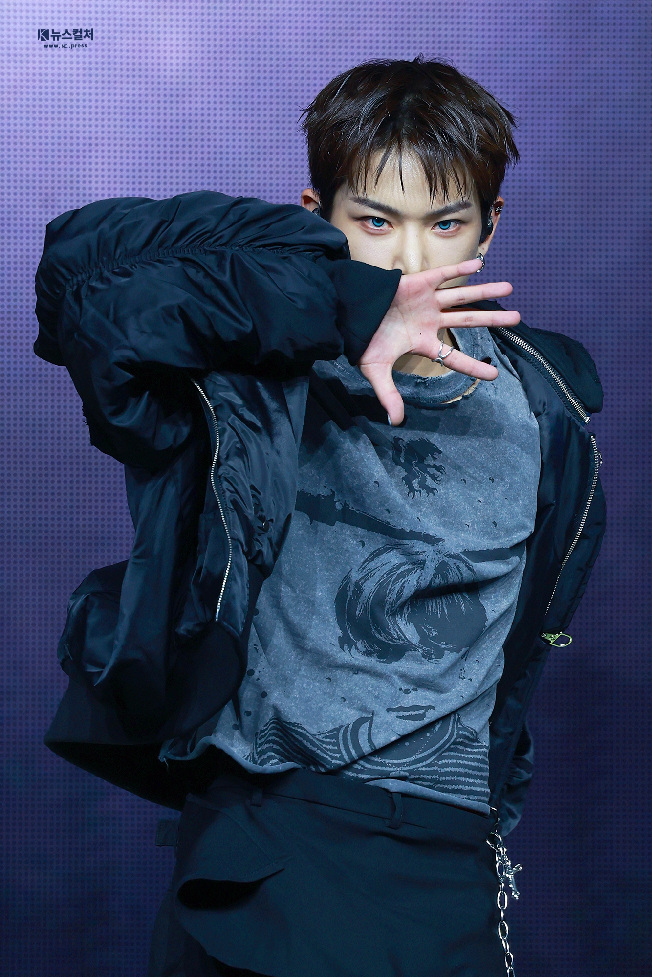 A moment captured by Harua (&TEAM)'s fan