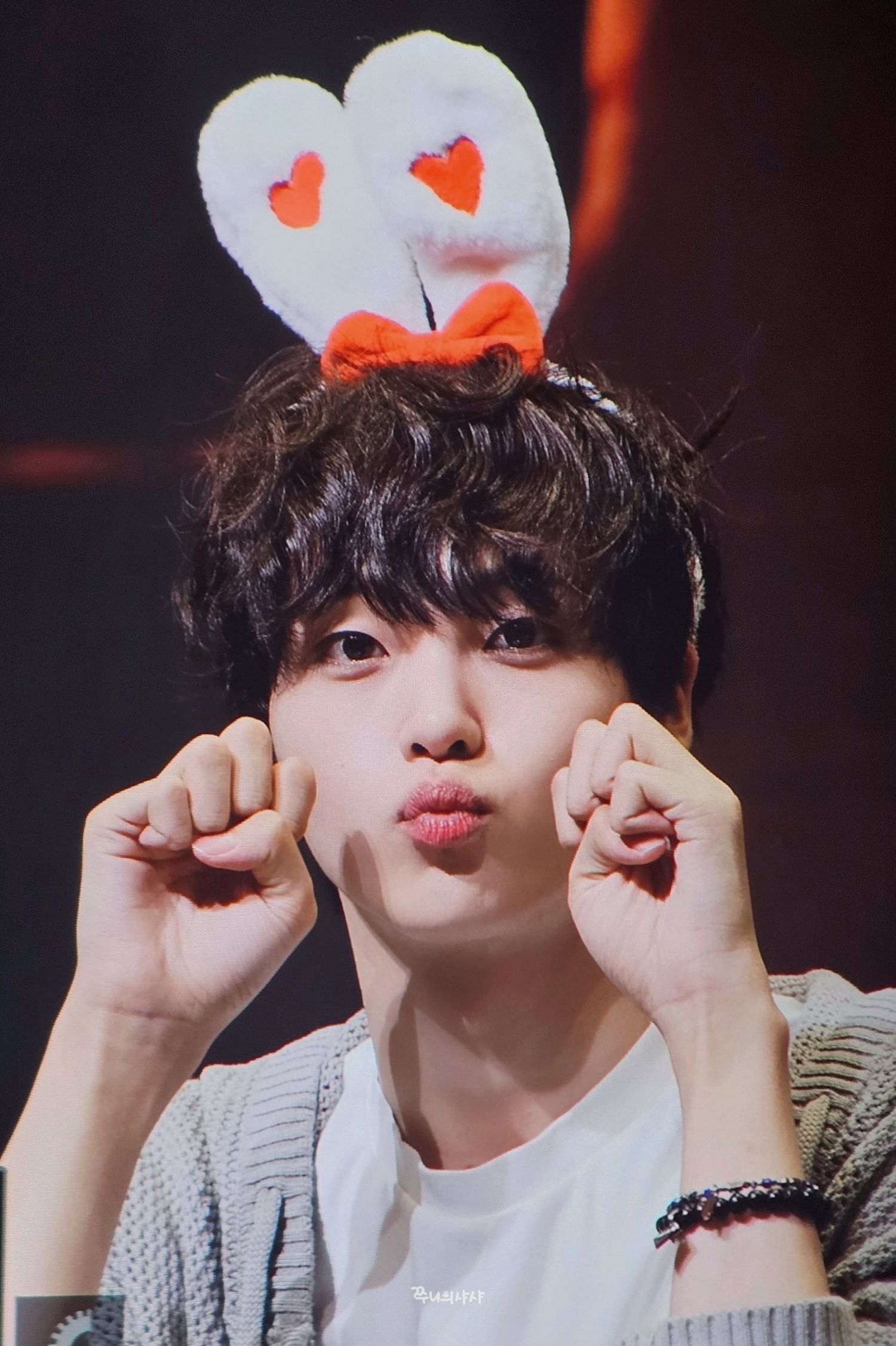 Recent activity shot of Hyeongjun (CRAVITY)