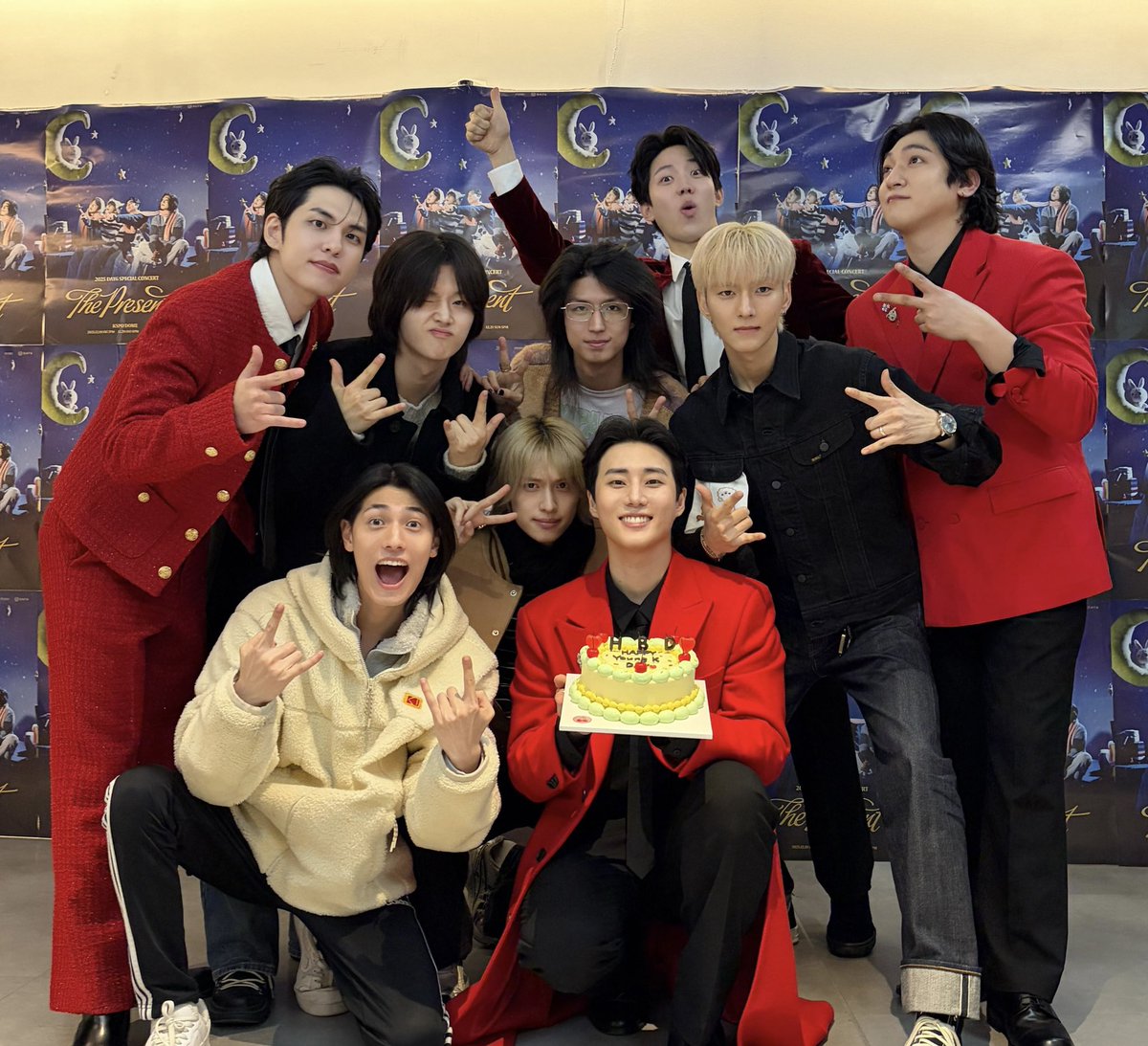 Recent activity shot of Xdinary Heroes