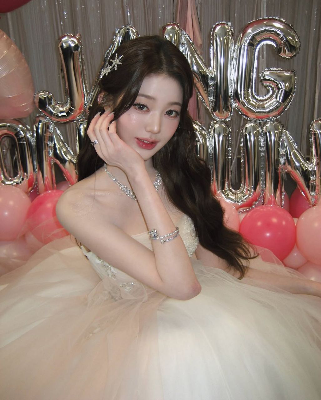 チャン・ウォニョン (IVE)の最新写真