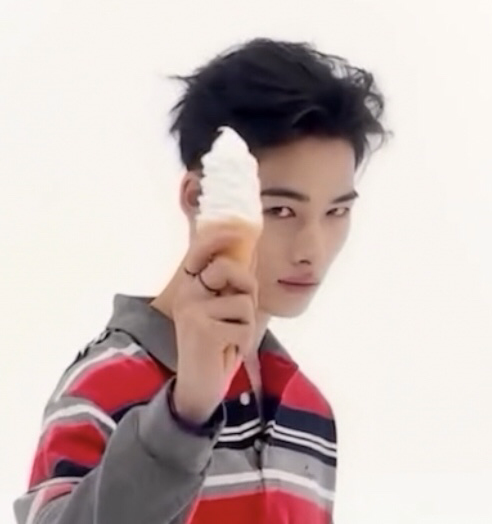 Behind-the-scenes cut of NI-KI (ENHYPEN)