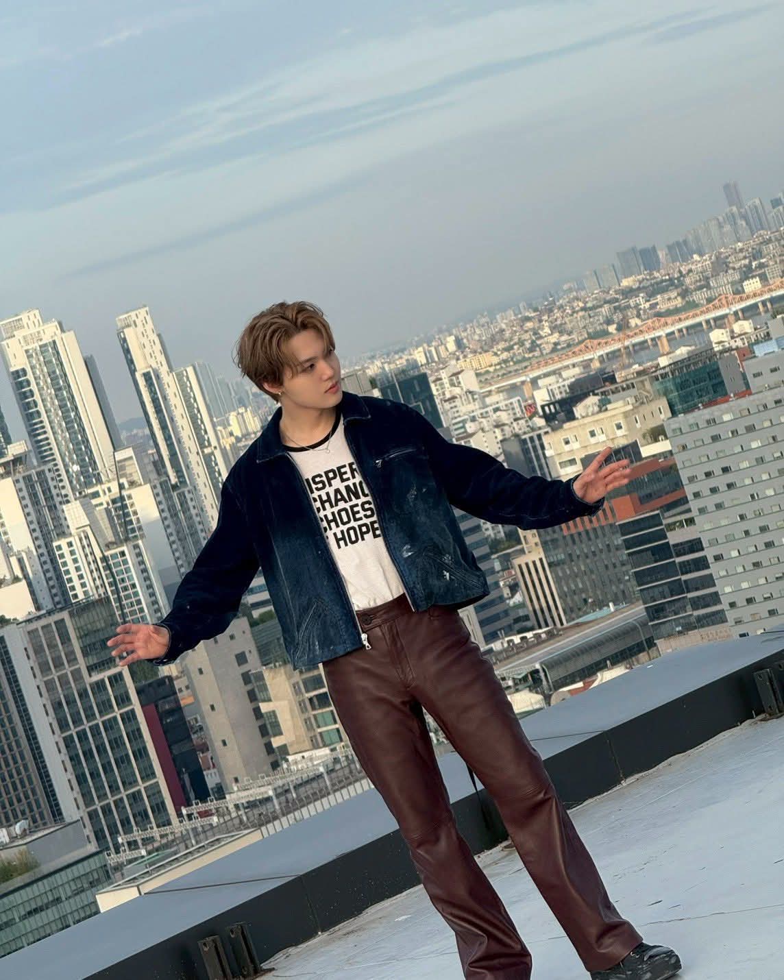 A moment captured by Doyoung (TREASURE)'s fan