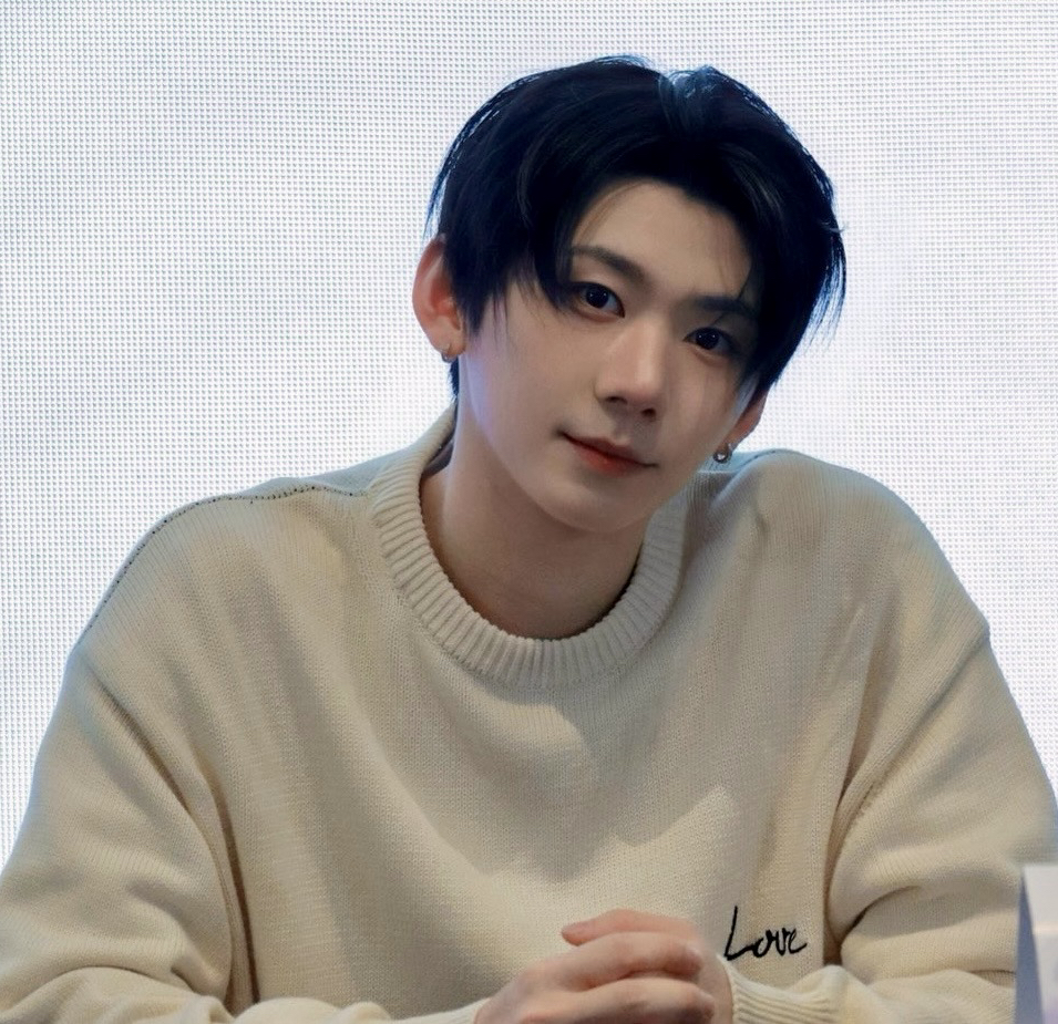 Recent activity shot of Park Han (AHOF)