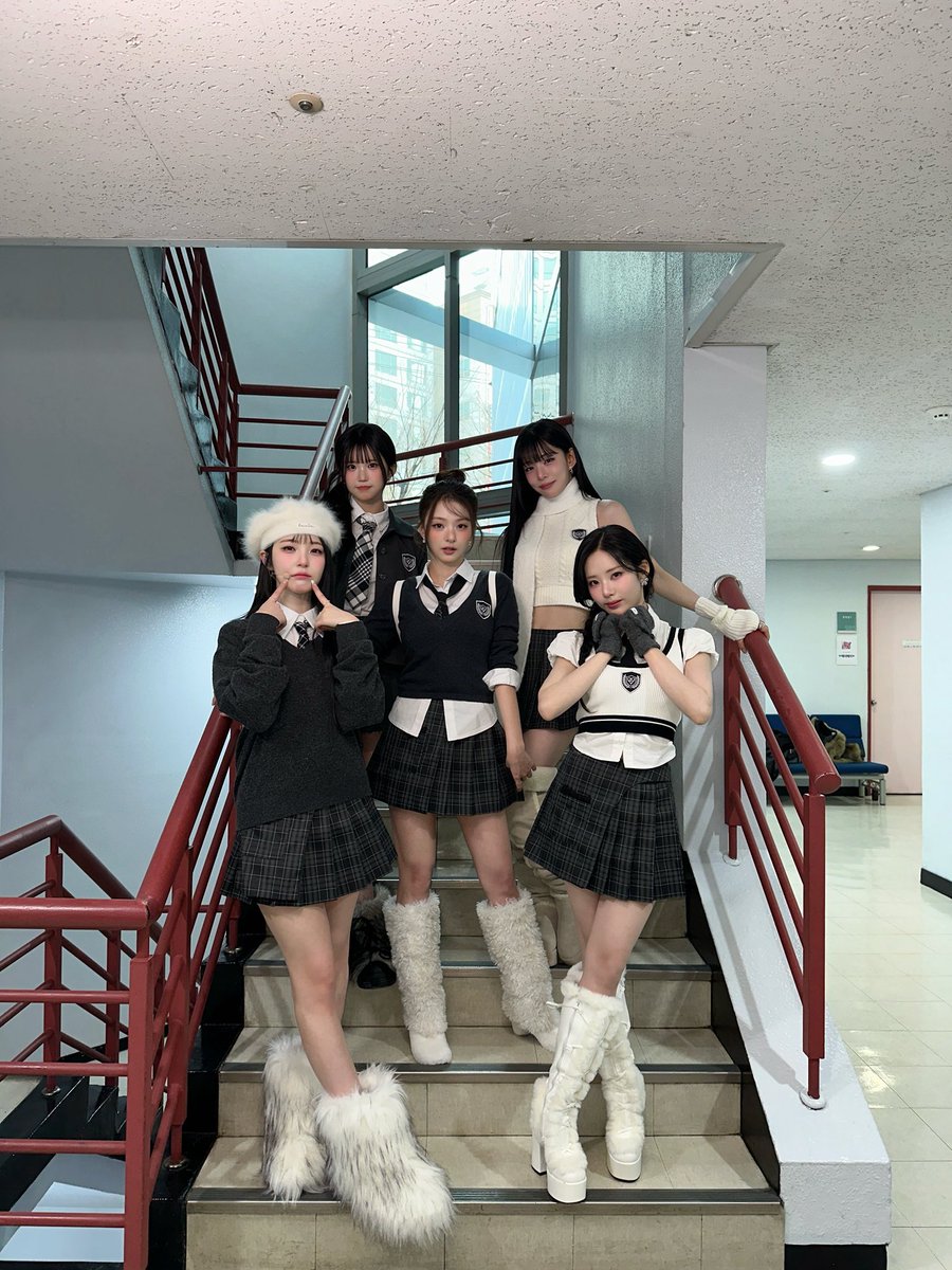 Behind-the-scenes cut of fromis (9)