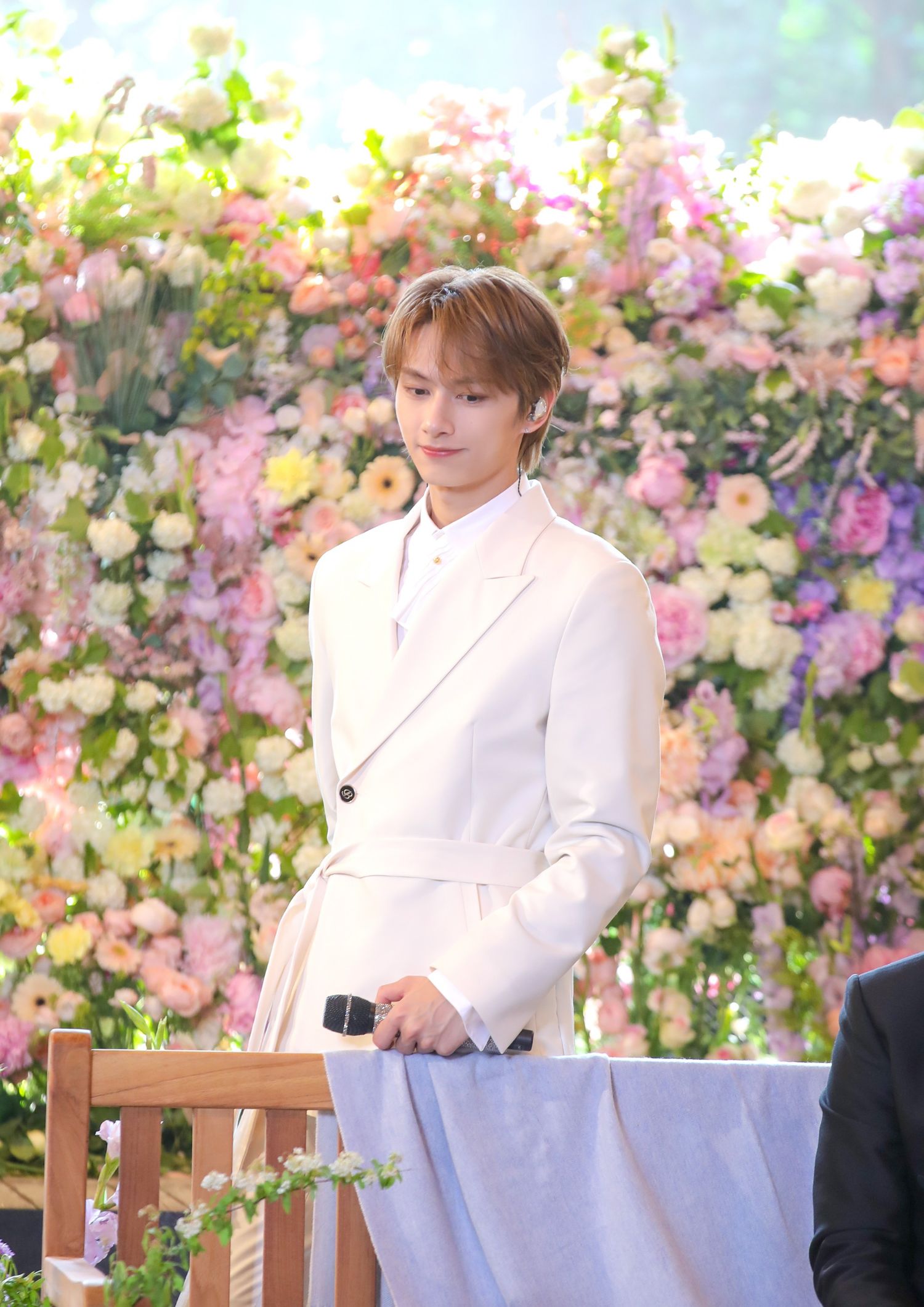 Behind-the-scenes cut of Jun (SEVENTEEN)