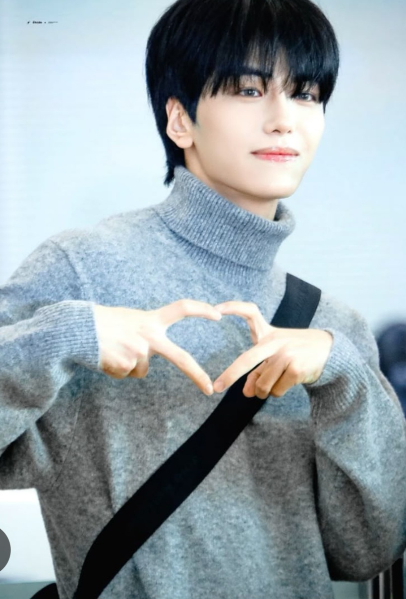 A moment captured by Shao Ziheng (POLARIX)'s fan